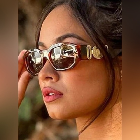 Accessories - High Fashion Rose Hardware Sunglasses